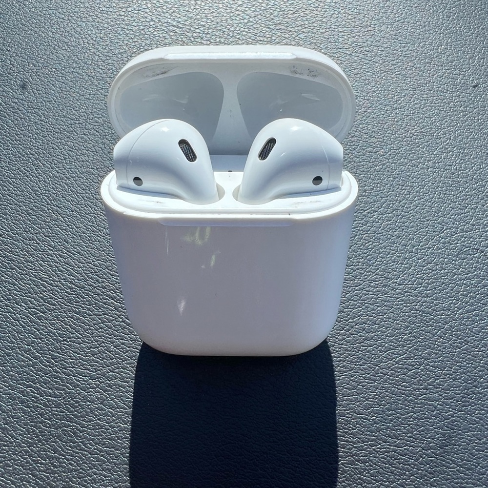 Apple AirPods